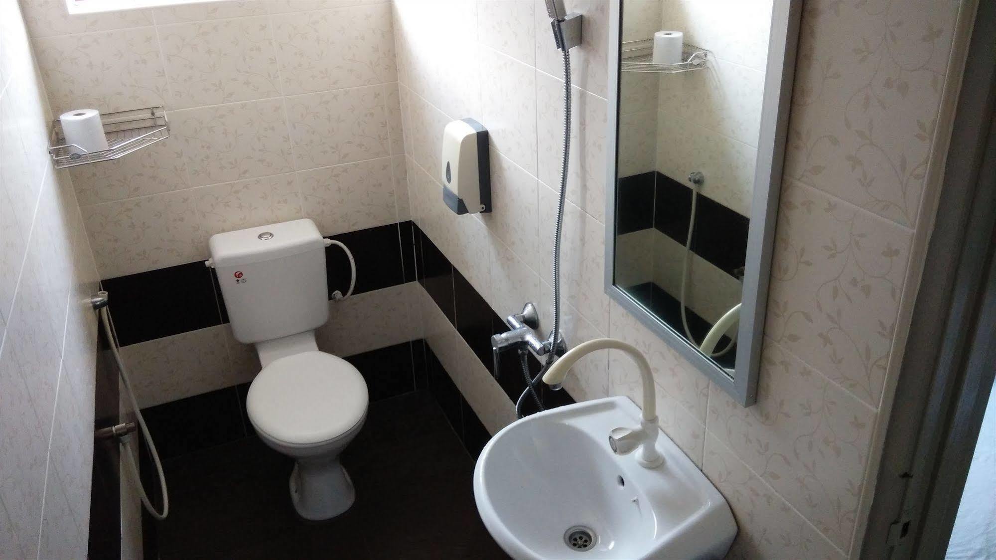 Bercham Vacation House Ипох Экстерьер фото