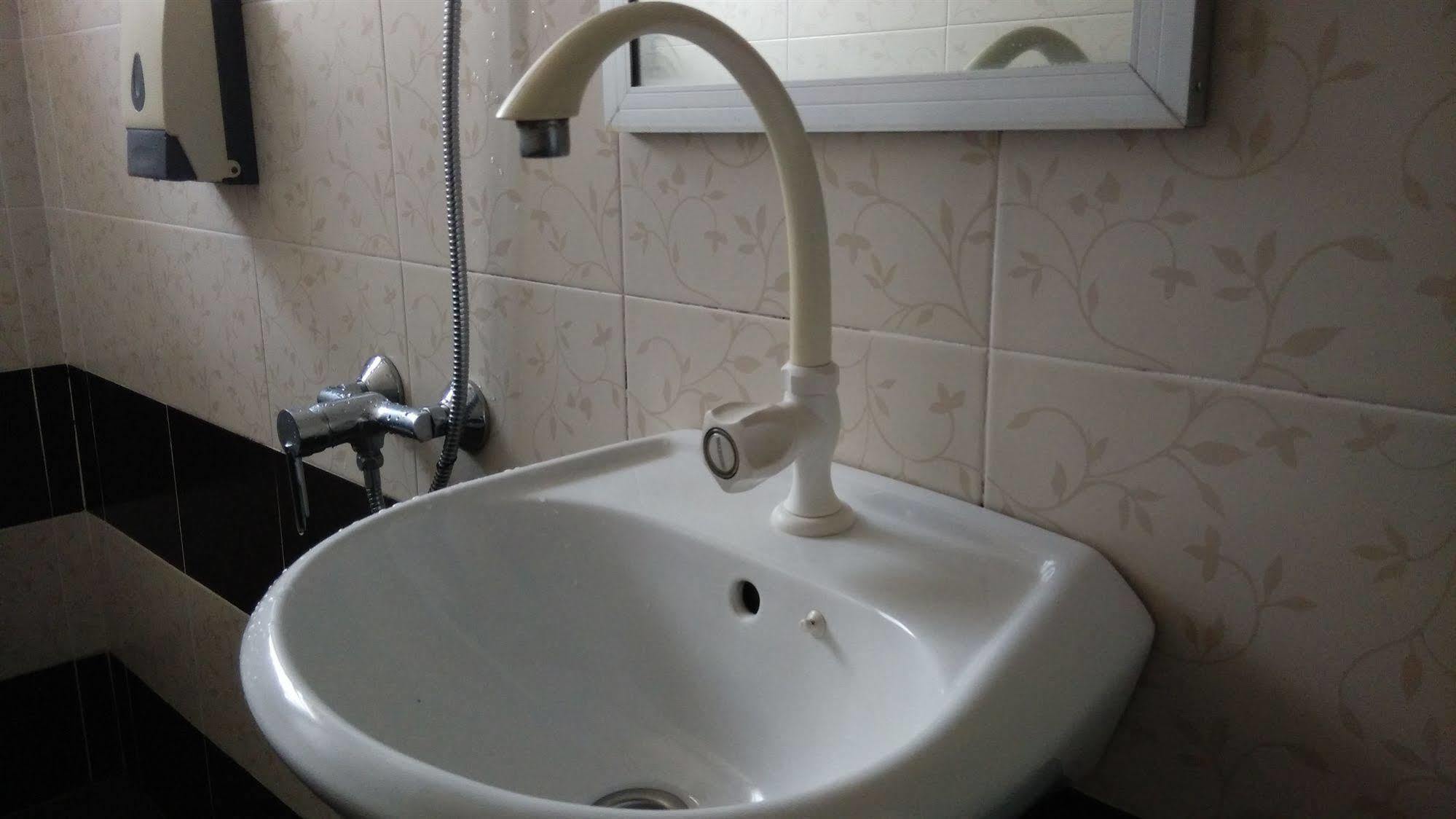 Bercham Vacation House Ипох Экстерьер фото